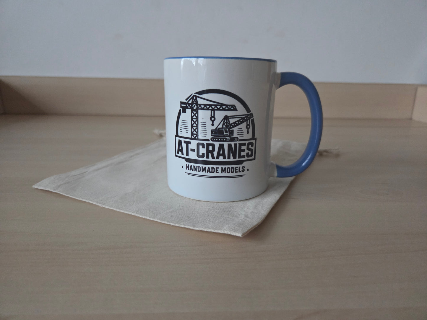 AT-CRANES Keramik-Tasse