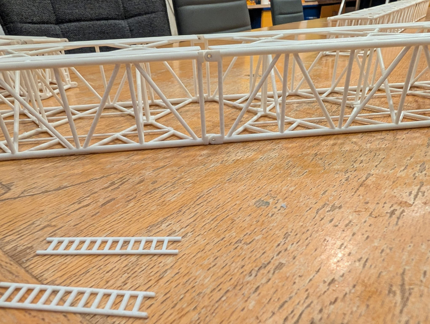 LR & LG 1750 SX2 Gittermast Set (Ohne Lackierung)