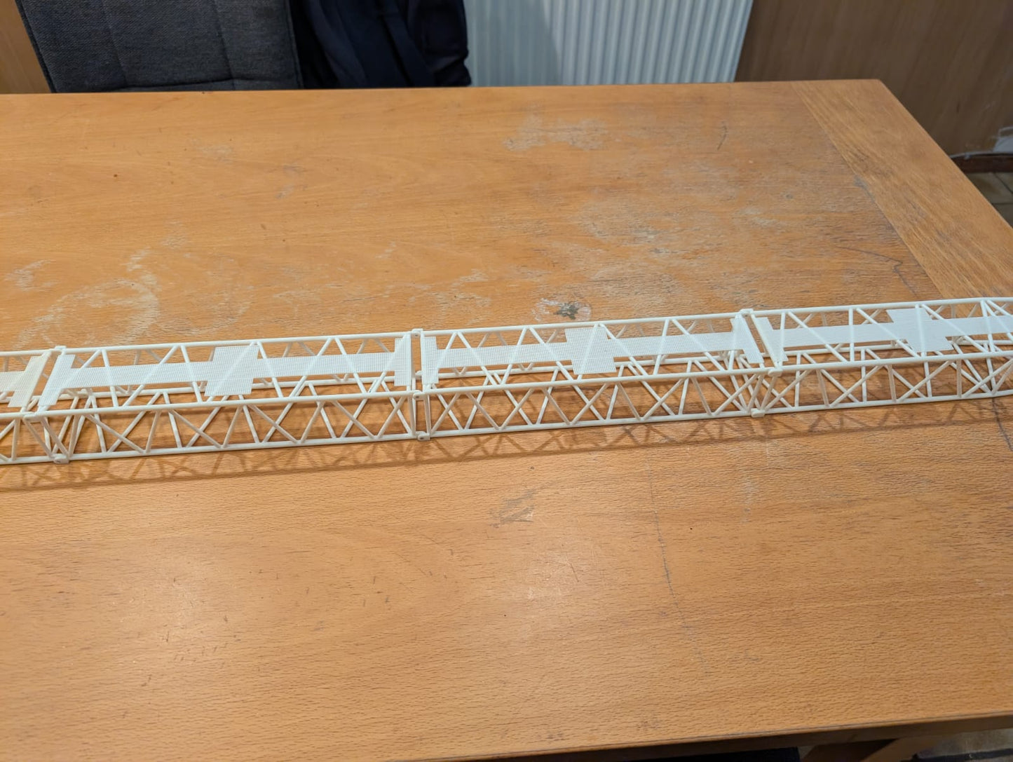 LR & LG 1750 SX Gittermaste (Ohne Lackierung)