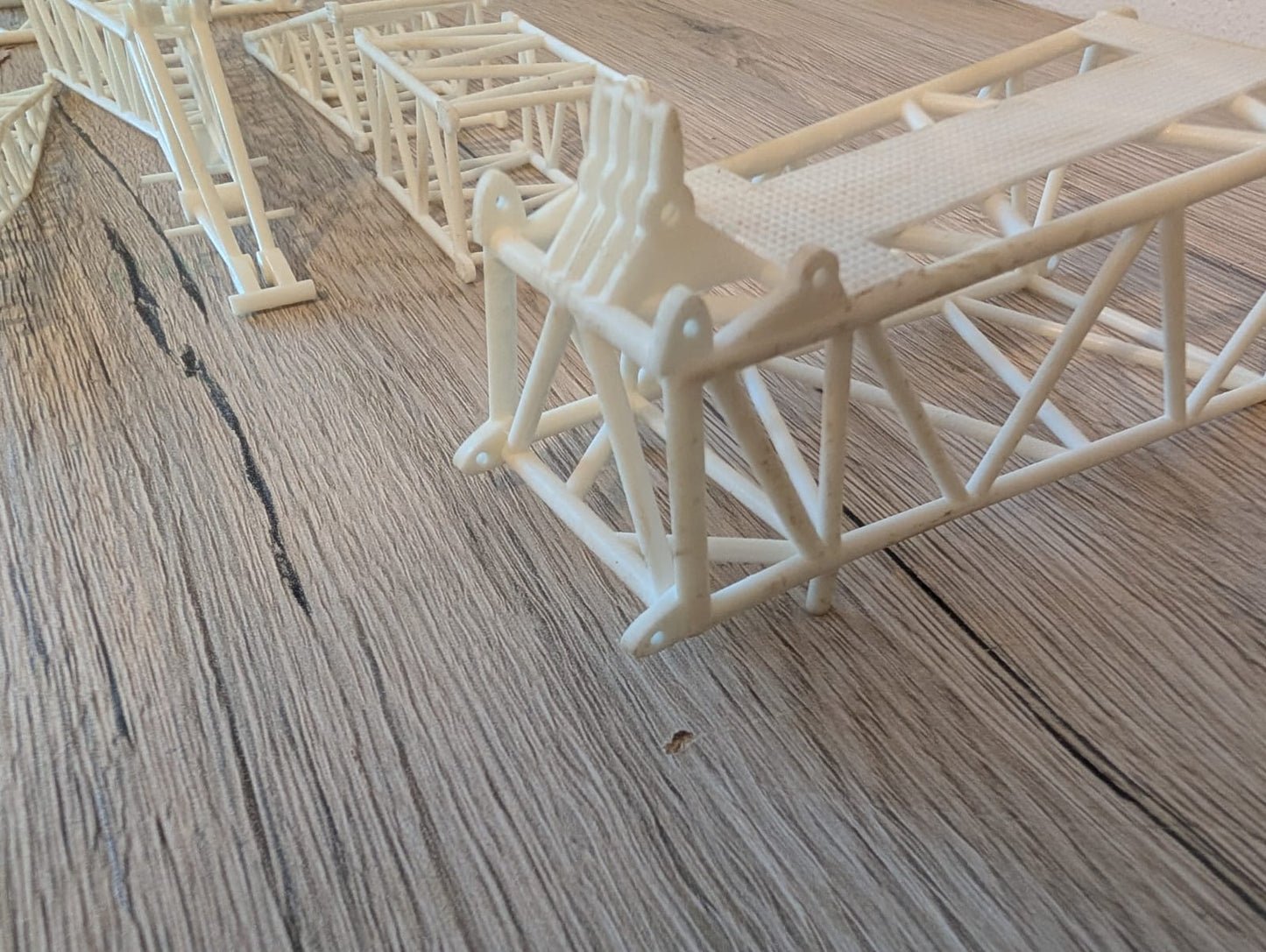 LR & LG 1750 Feste Spitze (Mit Lackierung)