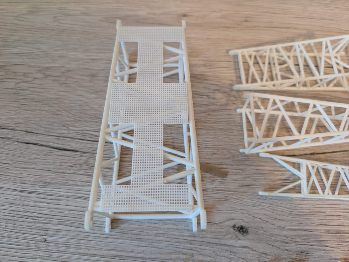 LR & LG 1750 Feste Spitze (Mit Lackierung)