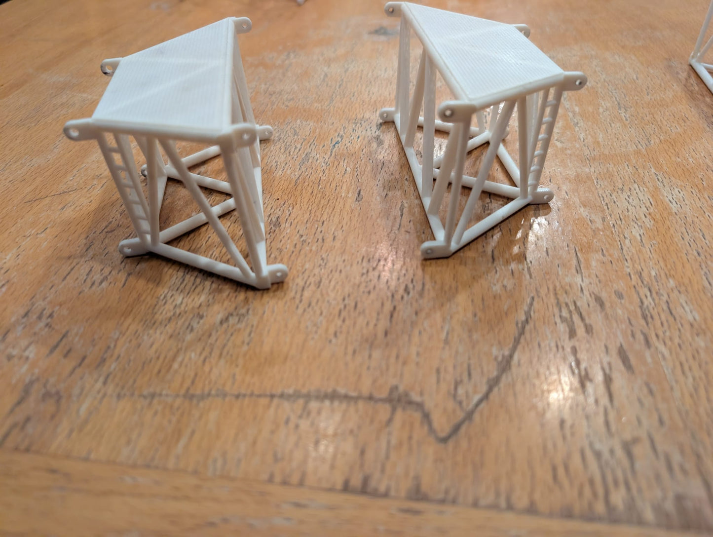 LR & LG 1750 SX2 Gittermast Set (Ohne Lackierung)