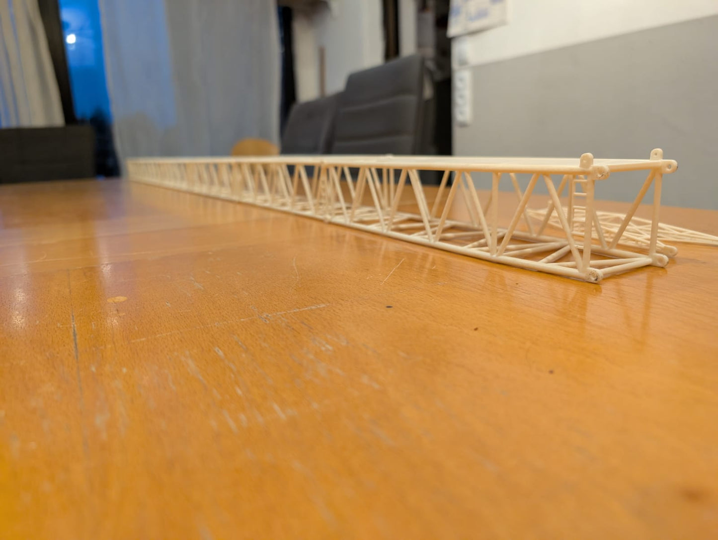 LR & LG 1750 SX Gittermaste (Ohne Lackierung)